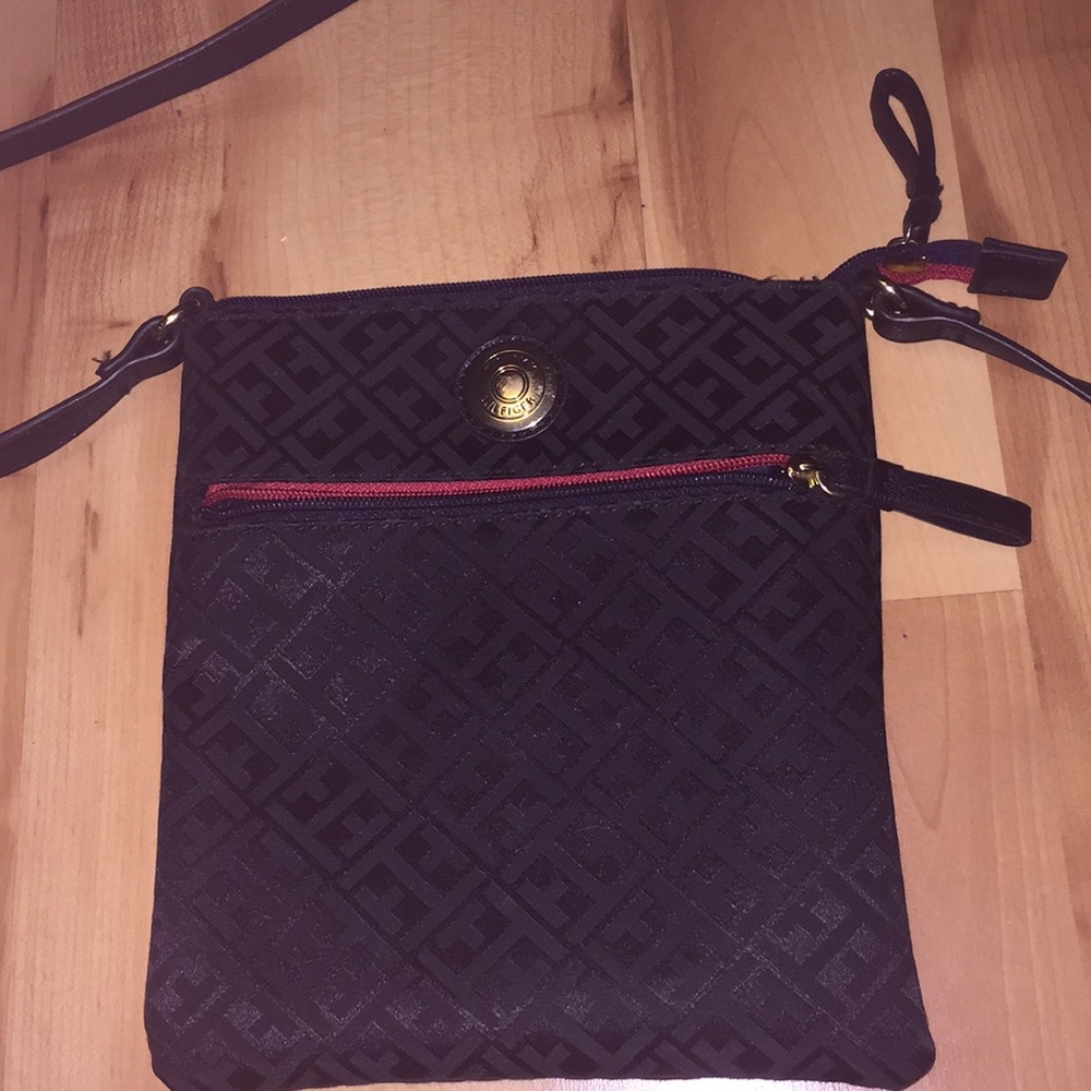 Tommy hilfigure cross body purse